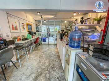 *****อาคารพาณิชย์มือสองย่านกรุงเทพฯ อาคารพาณิชย์ ซอยเพชรเกษม65/1 เนื้อที่กว้างขวางมากถึง 16 ตร.ว. ฟังก์ชัน 4 ห้องนอน 2 ห้องน้ำ ที่จอดรถ 1 คัน บ้านสไตล์คาเฟ่ ตกแต่งพร้อม ตั้งอยู่บนทำเลชุมชน เหมาะกับการค้าขาย เชื่อมต่อการเดินทางด้วยถนนเพชรเกษม จองเลย!